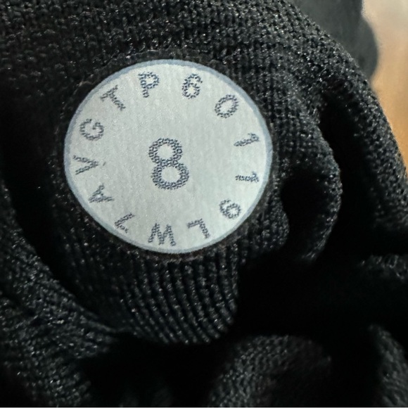 Lululemon Hotty Hot Low-Rise Lined Short 4” Size 8 Black - Picture 5 of 7